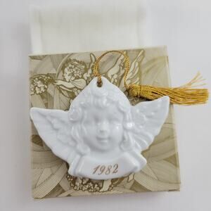 Vintage Avon Remembrance Ceramic Angel Christmas Ornament 1982